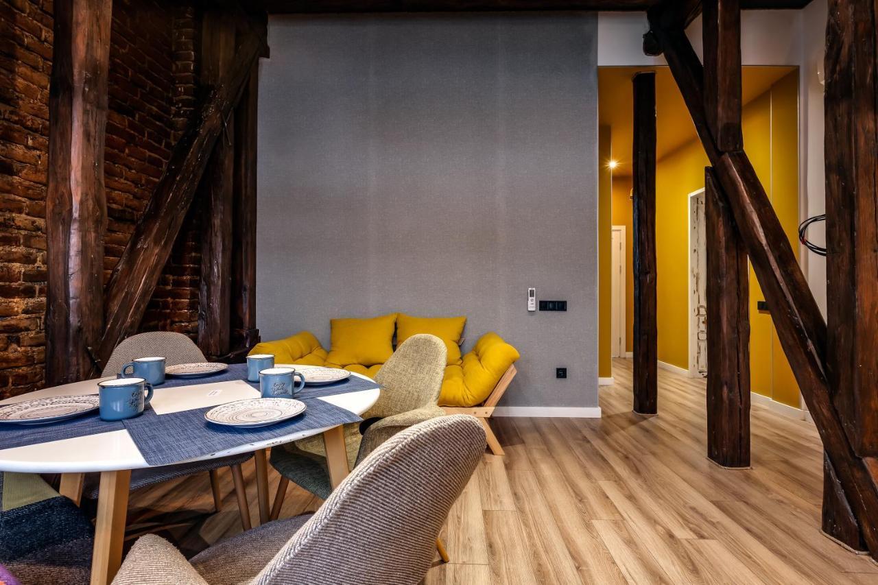 Leogrand Apartments On Kniazia Romana 6 Lviv Exterior foto